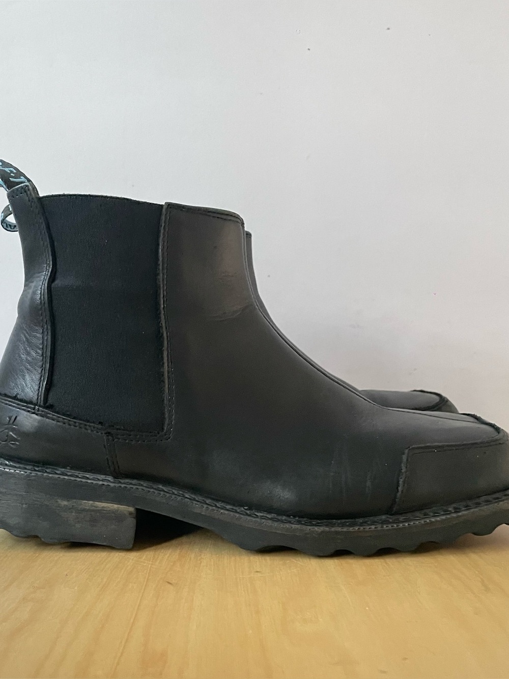 Vintage John Fluevog 240 Wagons Mateo Square Toe Mens Chelsea Boots | US 9